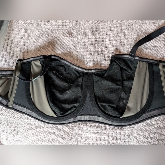 ⚡⚡🆕🫦👀NWT Bandeau bra w/ underwire and detachable straps No UNIBOOB :D - Picture 4 of 5